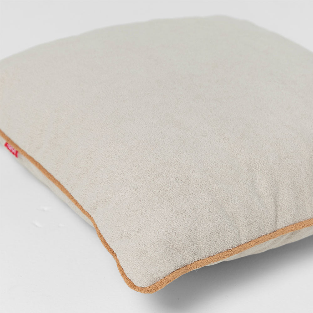 almofada-areia-com-debrun-caramelo---50x50cm