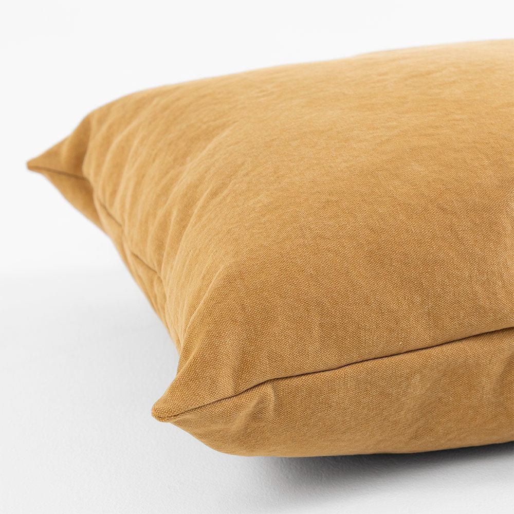 almofada-soff-lona-mostarda-diagonal.jpg